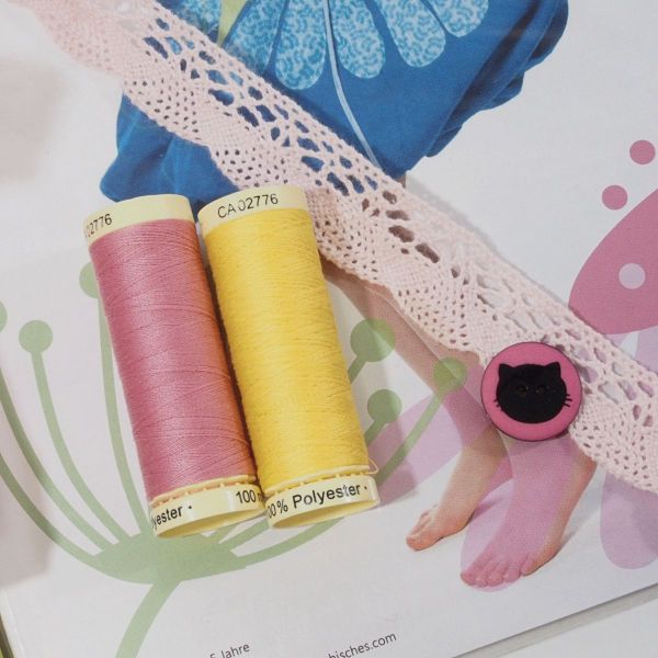 SALE - Stoff & Schnitt - Ballonkleid Miss Sophie rosa Punkte + Schnittmuster Stoff & Zubehör